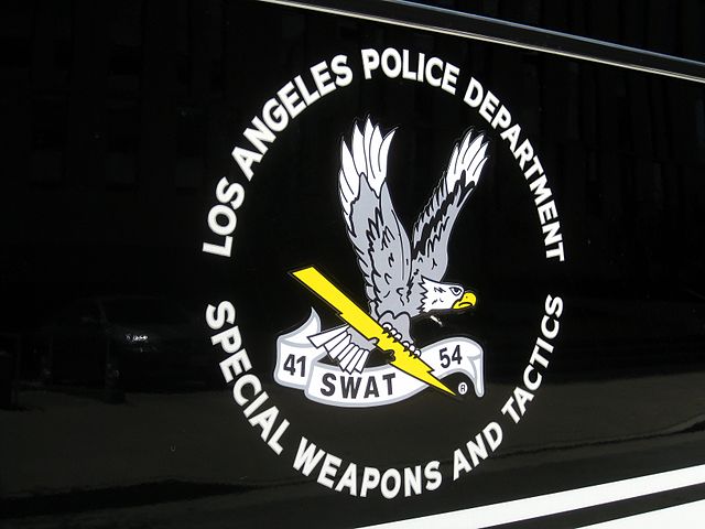 640px-LAPD_41_SWAT_54_on_a_truck