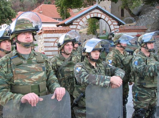 greeksoldiers-kosovo2