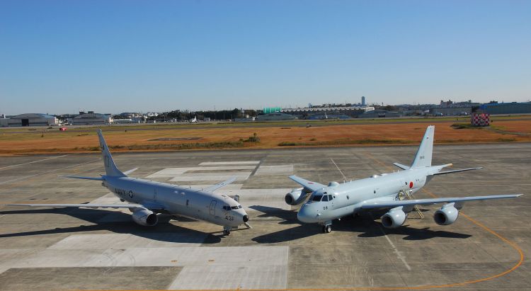 P-8A_of_VP-5_and_Japanese_Kawasaki_P-1_at_NAF_Atsugi_in_2014